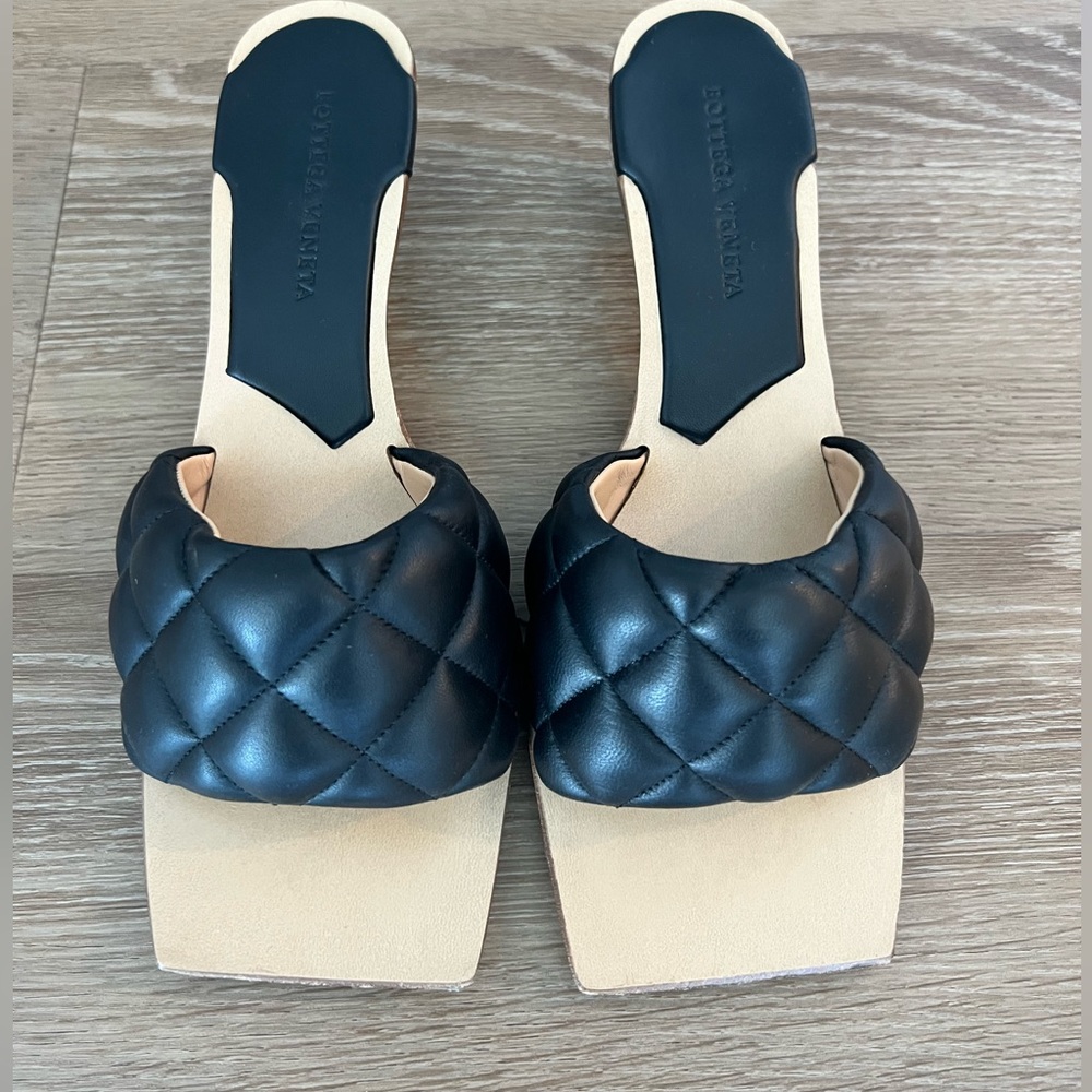 Bottega Veneta, black slide size 38. Very good condition